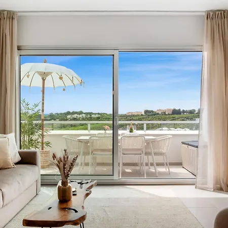 아파트 Vivi Homes - Vanisha 에스테포나